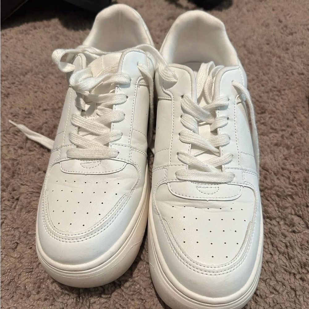Classic White Men's Sneakers